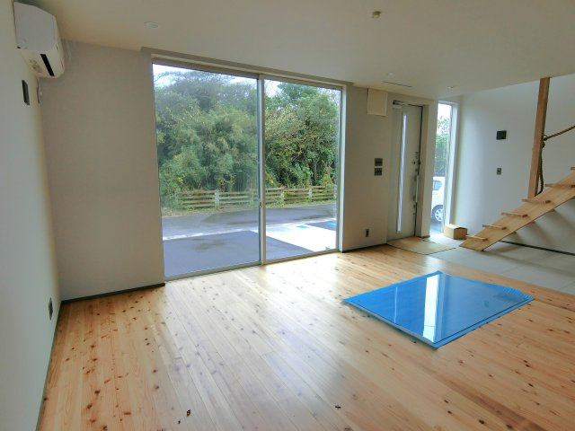 DOTOWN HOUSE By The Seaの居間・リビング