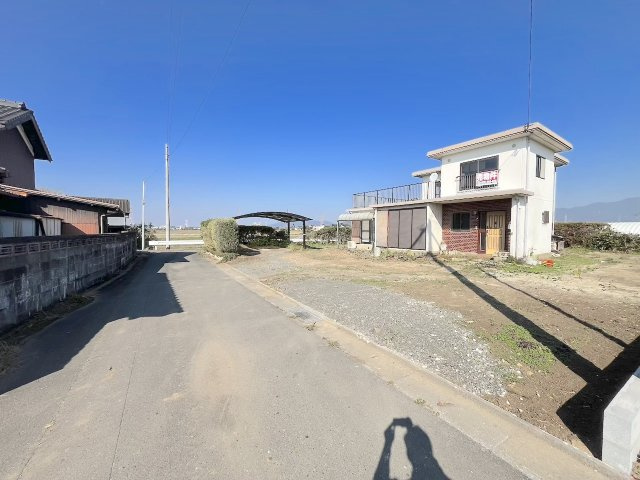 朝倉郡筑前町東小田戸建の前面道路含む現地写真