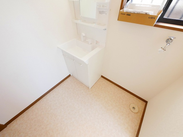 法蓮町戸建の洗面所