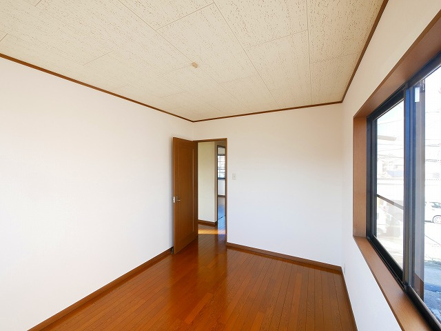 法蓮町戸建の洋室