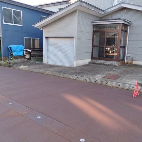 長岡市宮関2-2-15　中古戸建住宅の駐車場|駐車場があります