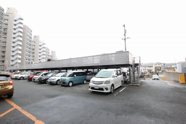 シティパル春日セントレの駐車場