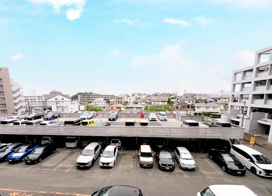 シティパル春日セントレの駐車場