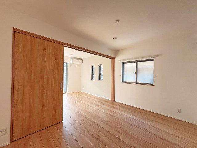 HOUSE518の居間・リビング|写真は１０１号室を掲載しています。反転タイプになります。