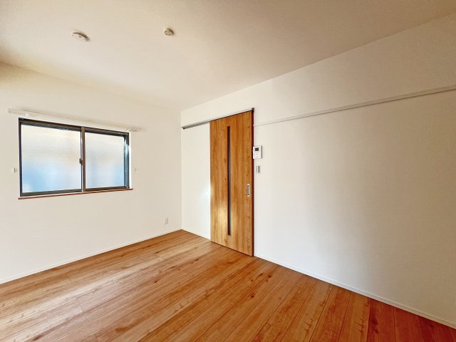 HOUSE518の居間・リビング|写真は１０１号室を掲載しています。反転タイプになります。