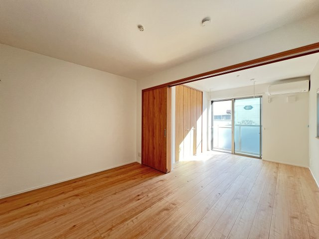 HOUSE518の居間・リビング|写真は１０１号室を掲載しています。反転タイプになります。