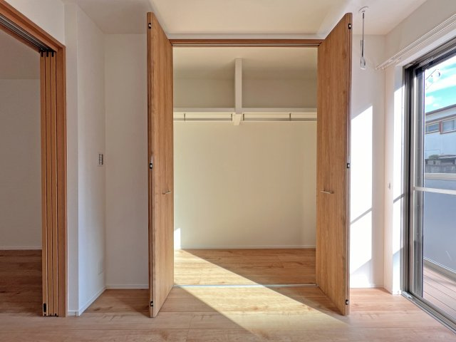 HOUSE518の収納|写真は１０１号室を掲載しています。反転タイプになります。