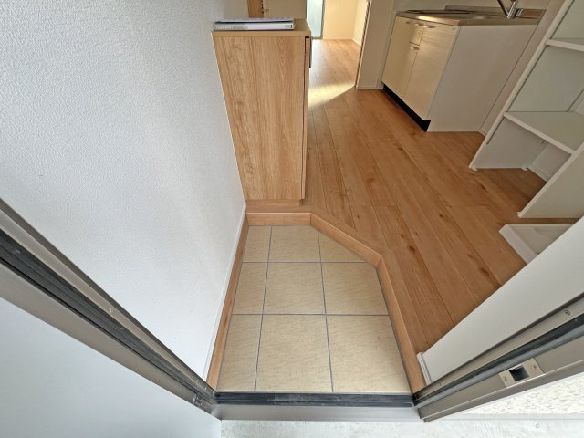 HOUSE518の玄関|写真は１０１号室を掲載しています。反転タイプになります。
