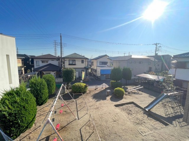 八潮市鶴ケ曽根　新築戸建　全1棟の展望|南側公園につき陽当たり良好