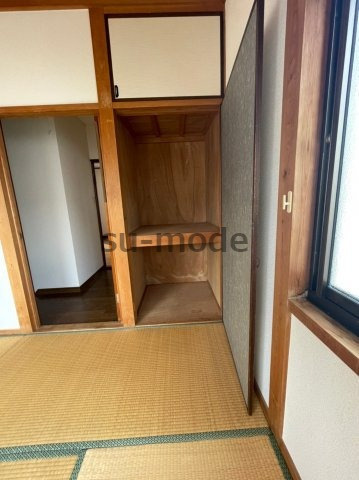 虎谷貸家の収納