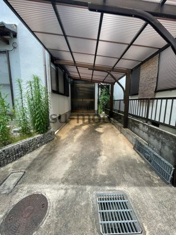 虎谷貸家の駐車場