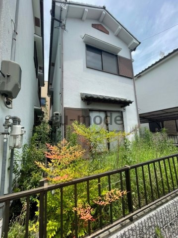 虎谷貸家の外観