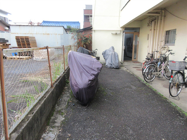 白竜ビルの駐車場|白竜ビル