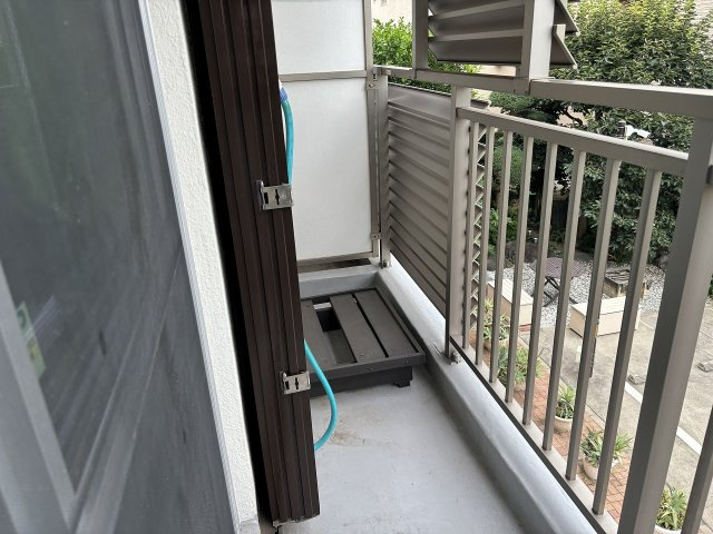 三輝本マンションのバルコニー