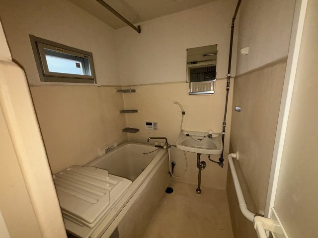 三輝本マンションの洗面所