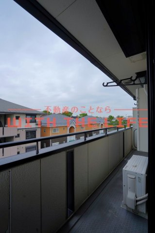 アークアムールⅠ【キャッシュバック対象物件】のバルコニー|暖かな日差しのふりそそぐバルコニー