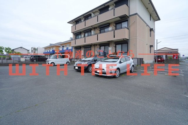 アークアムールⅠ【キャッシュバック対象物件】の駐車場|駐車場完備です