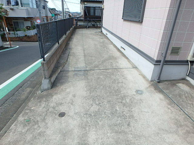★敷地内駐車場★（有料・要空き確認・軽のみ）