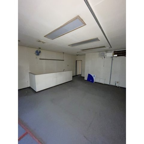 問屋町3-24店舗の内装