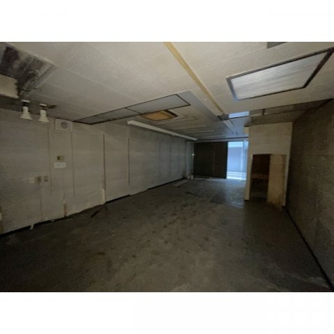 問屋町3-24店舗の内装