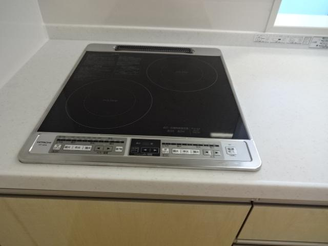 イーロ　グレッソのキッチン|２口ＩＨキッチン（イメージ）