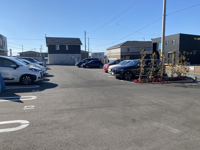 ラピスラズリの駐車場