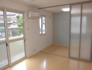 【居間・リビング】 | Droom魚津イースト | 使いやすい居間です