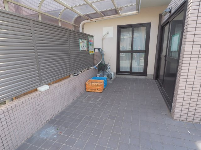 アロー壱番館のエントランス