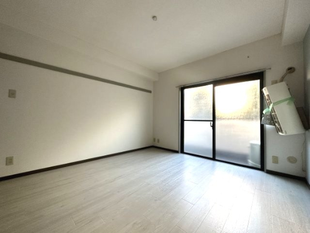 アロー壱番館の居間・リビング