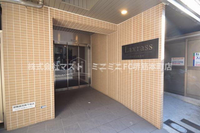 フレンシアノイエ内本町のエントランス