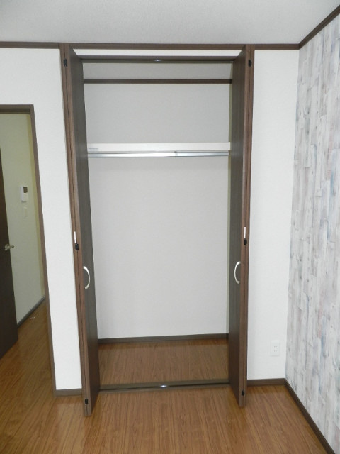 ラフィーネ東町２の収納