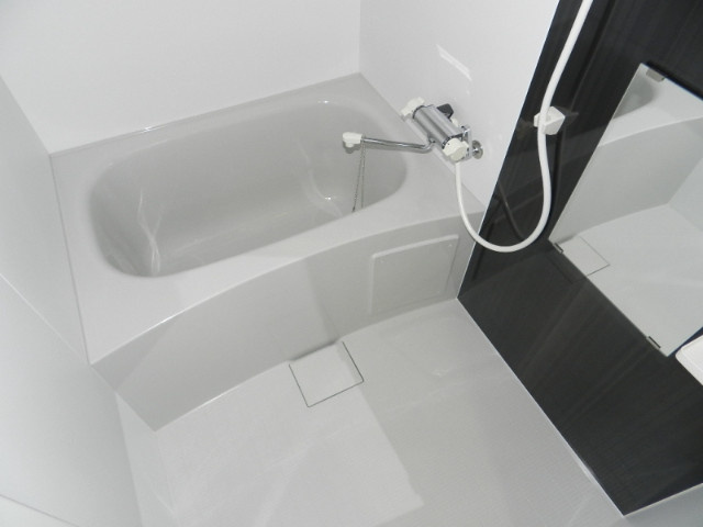 ラフィーネ東町２の浴室