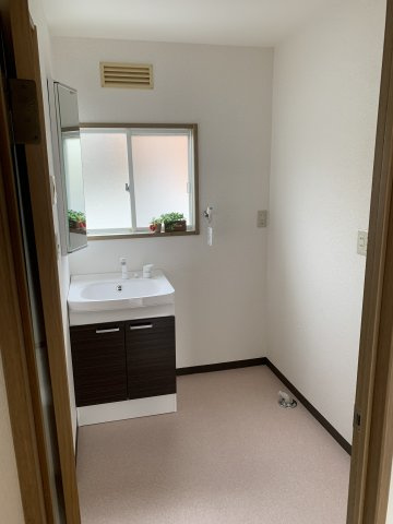 【No.6679】浜坂4丁目中古住宅/4LDKS/リフォーム済の独立洗面台