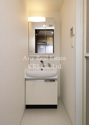 【洗面所】 | レオンコンフォート大阪ドームシティ | すっきりデザインの洗面化粧台♪