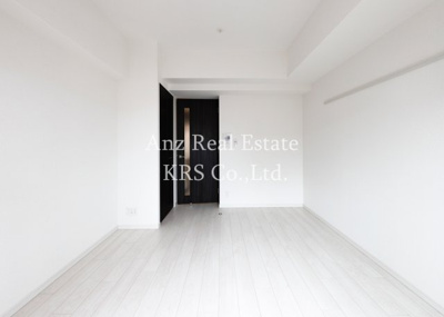 【居間・リビング】 | レオンコンフォート大阪ドームシティ | 白を基調とした洗練されたお部屋です♪