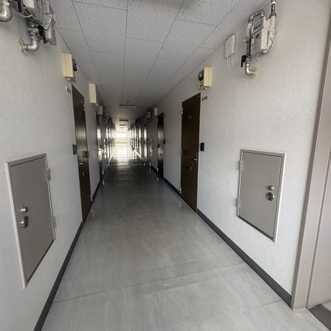 プラザマンション水元のエントランス