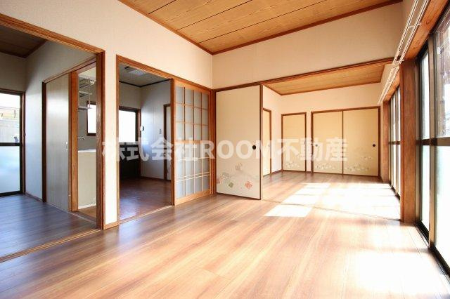 ニューハウス川畑の居間・リビング