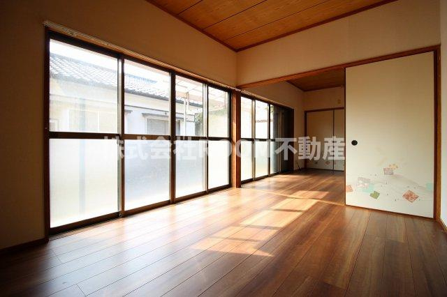 ニューハウス川畑の居間・リビング