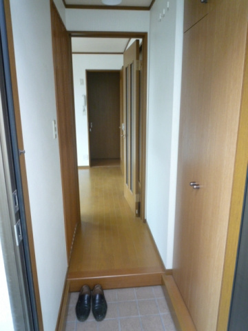S邸の玄関|玄関より
