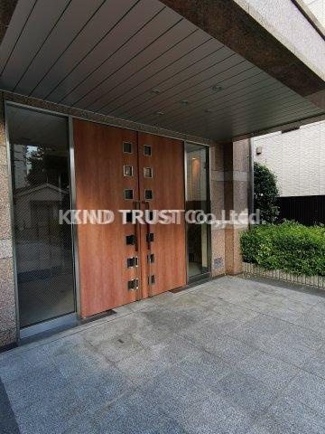 ONE ROOF FLAT TENJIMBASHIのエントランス|落ち着いたエントランスです