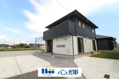 【外観】 | プランタウン小野田駅前（10号地） | 整備された道路に面する現地は、コミュニティー以外の方々の出入りも少なく、お車の出し入れも楽々です。