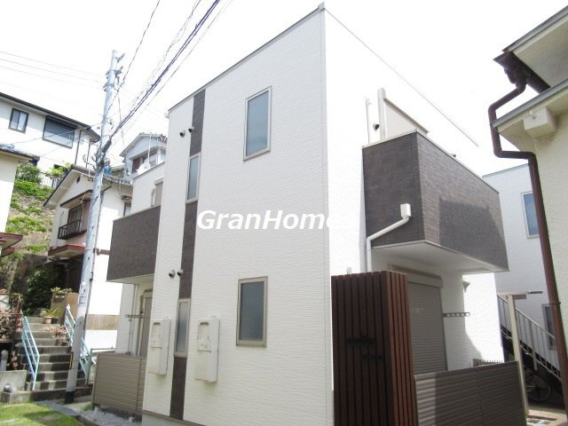 神戸市垂水区五色山７丁目のアパート