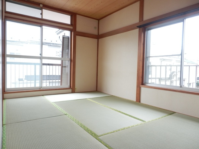 栄五丁目貸家の和室