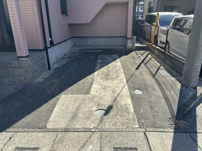 【駐車場】 | 弊社仲介手数料無料物件 | 車をお持ちの方に嬉しい駐車場付きの物件です