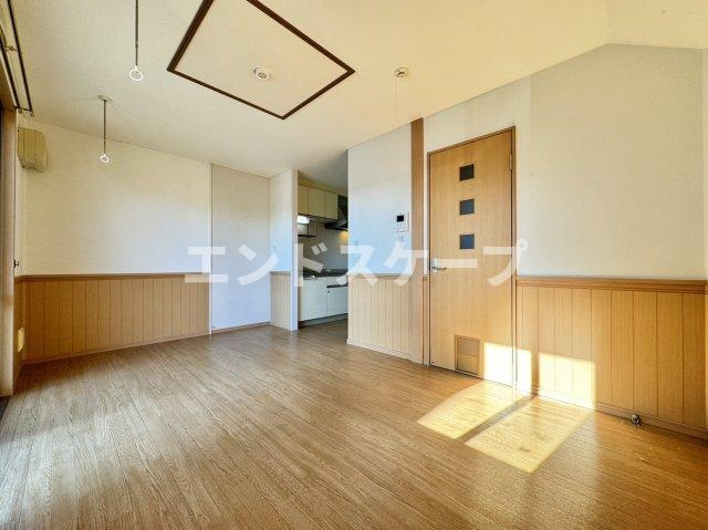 メゾネットアイズの居間・リビング|高崎、前橋、伊勢崎エリアのお部屋探しはエンドスケープまで！お客様の理想お聞かせ下さい♪