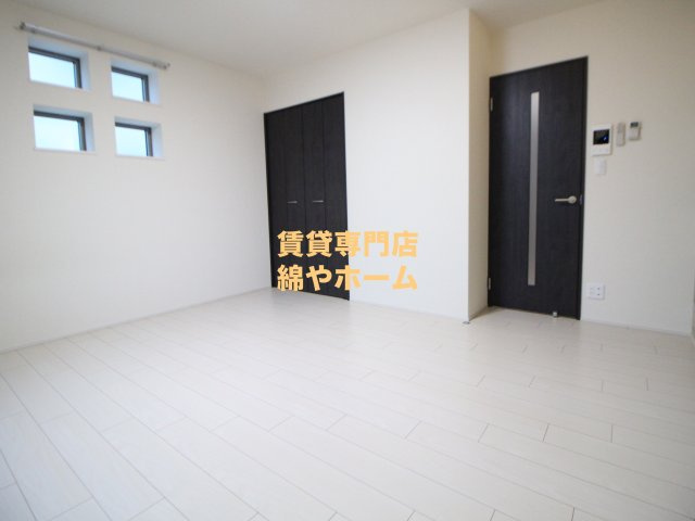 フジパレス杉本町駅西Ⅴ番館の寝室|広くて明るい寝室