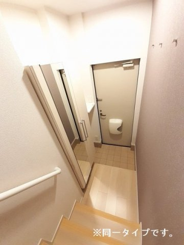 ＦＦヒルズ２の玄関|落ち着いた玄関です