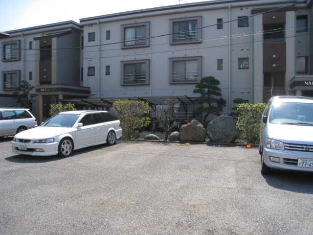 第２仲村マンションの駐車場