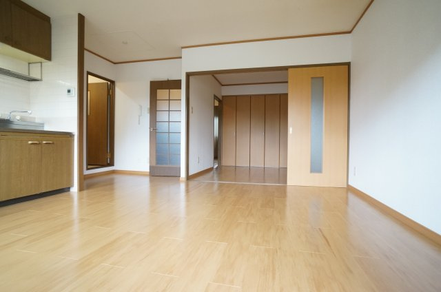 レシェンテ安倉の居間・リビング