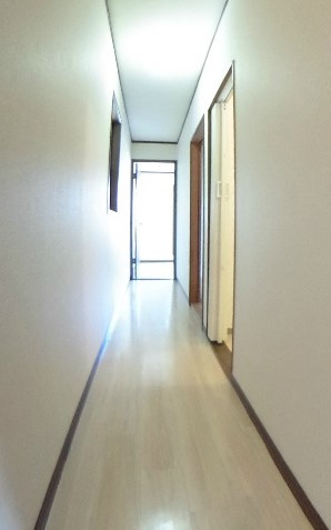 エクセルNAGAMINE　B棟の玄関